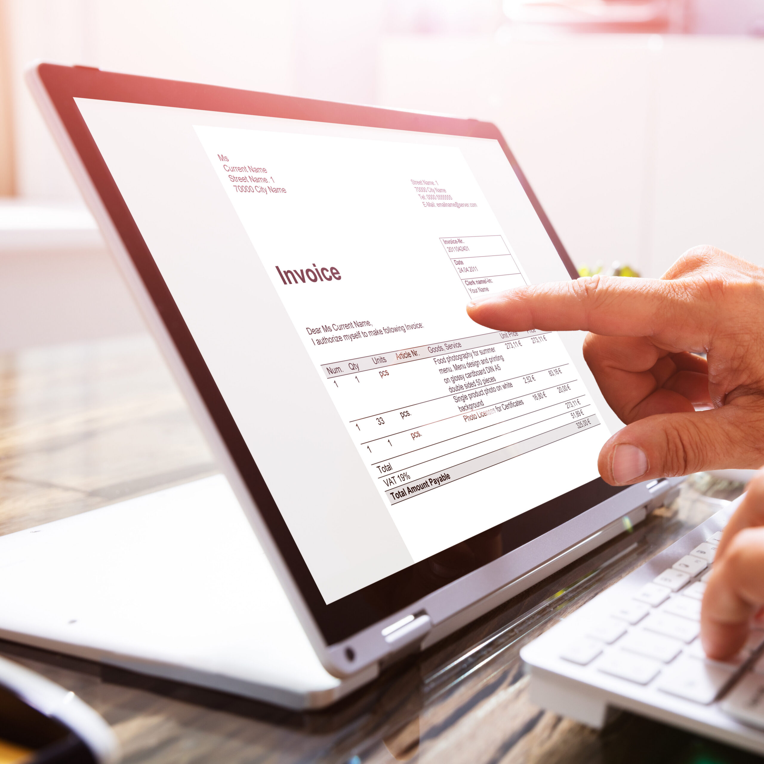 Man using Hyphen BuilderGM on iPad